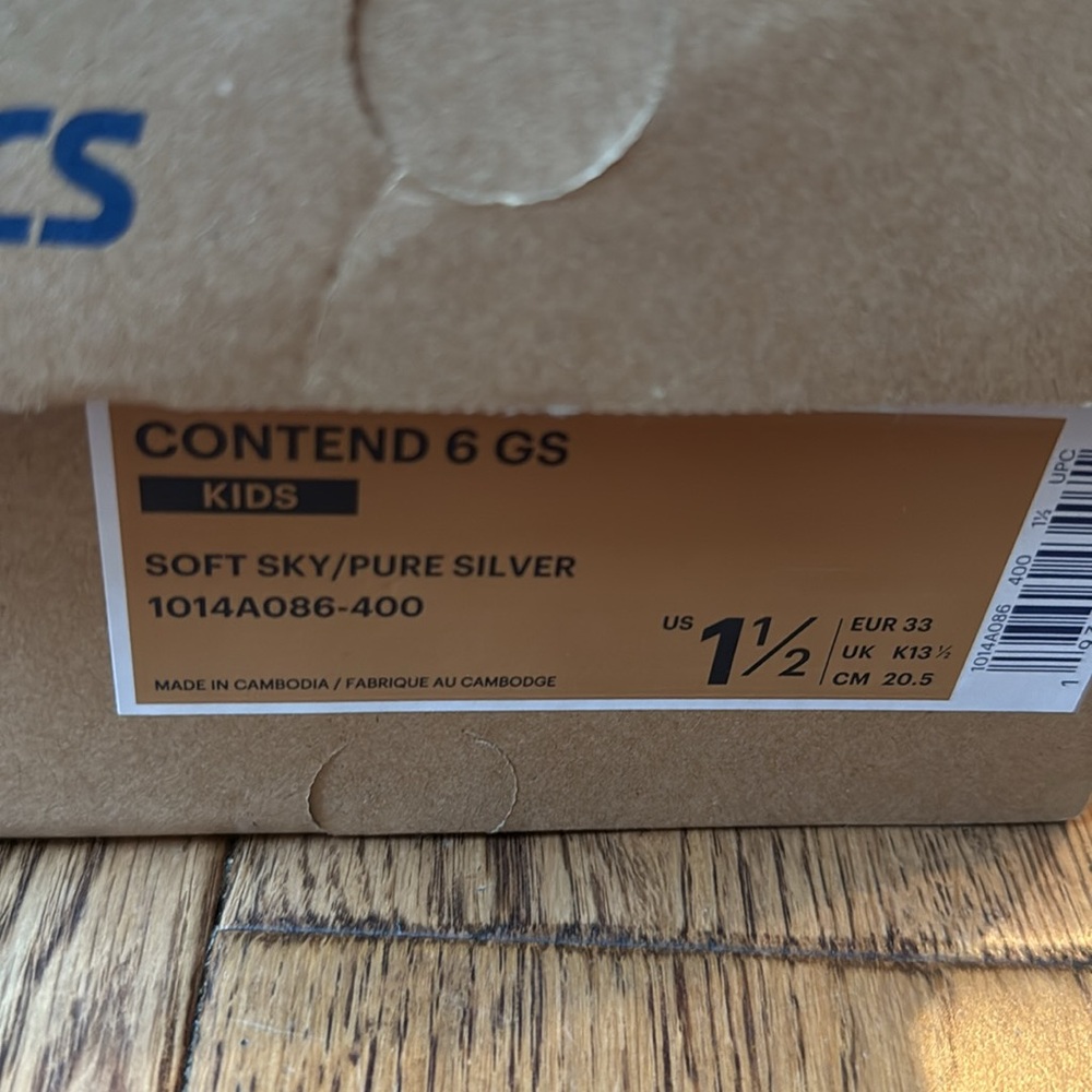 NWT and in box Kids Contend 6 GS ASICS in soft sky/pure silver size 1 1/2 - Picture 2 of 6